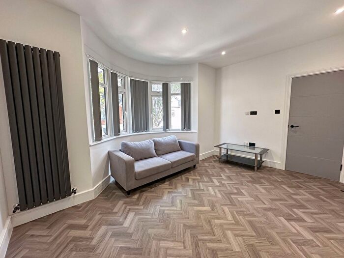 2 Bedroom Flat To Rent In Hortus Road, Southall, Greater London, UB2