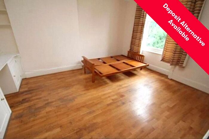 Apartment To Rent In Woodstock Road, Croydon, CR0