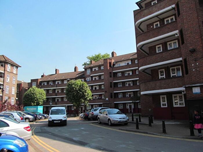 3 Bedroom Flat To Rent In Harper Road, London, SE1
