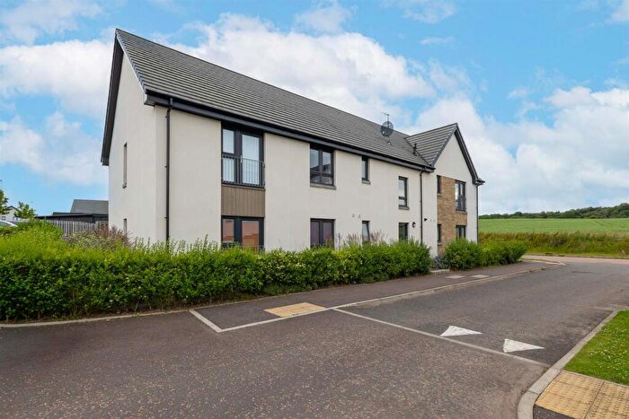 3 Bedroom Flat For Sale In Croll Gardens, Perth, PH1