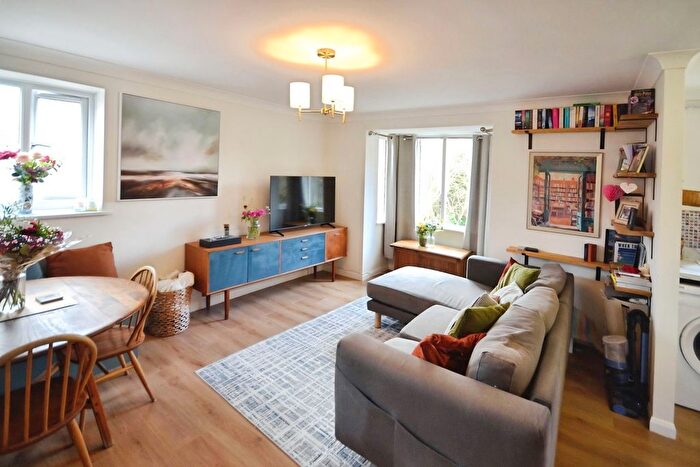 2 Bedroom Flat For Sale In Capel Drive, Felixstowe, Suffolk, IP11