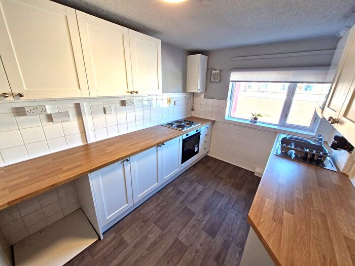 2 Bedroom Flat To Rent In Carlyle Avenue, Blackpool, FY4