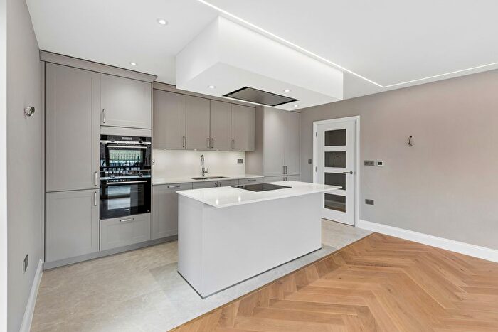 2 Bedroom Flat For Sale In Flat The Catsey Catsey Lane, Bushey, WD23