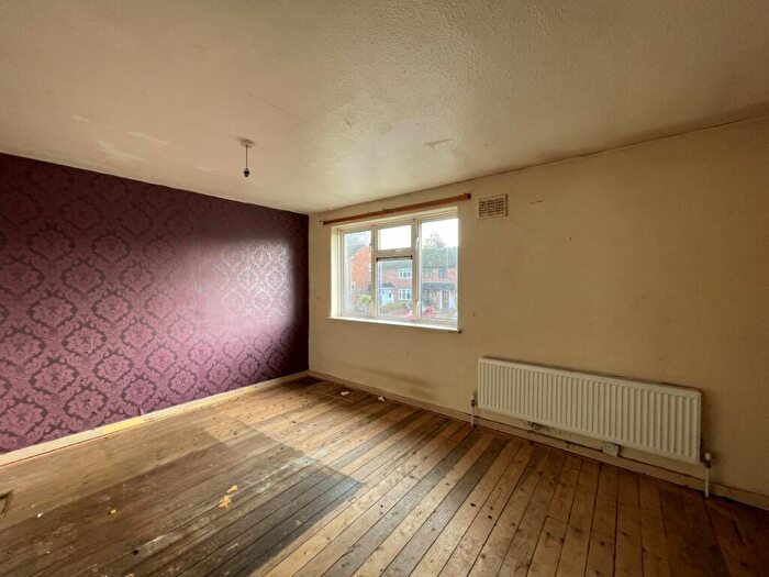 3 Bedroom Semi-Detached House For Sale In Wells Road, Brierley Hill, DY5