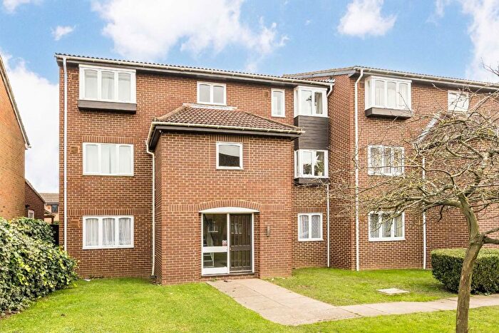 1 Bedroom Flat To Rent In Vickers Way, Hounslow, TW4