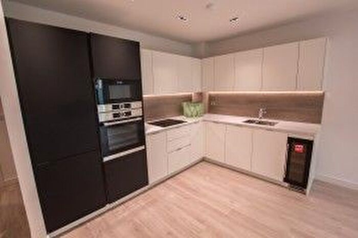 1 Bedroom Flat To Rent In Hadleigh Apartments, Woodberry Down, N4