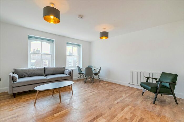 2 Bedroom Flat To Rent In Goulton Road, Hackney, E5