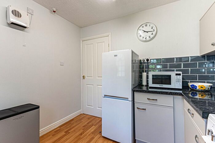 2 Bedroom Bungalow For Sale In Holly Court, Outwood, WF1
