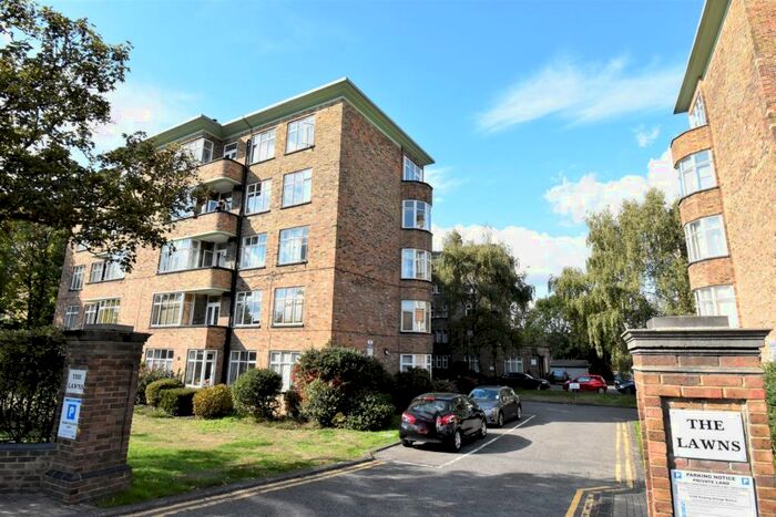 3 Bedroom Flat To Rent In The Lawns, Lee Terrace, Blackheath, SE3
