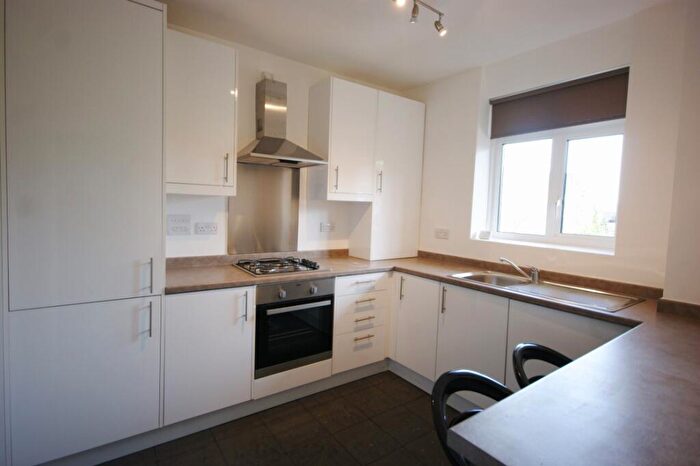4 Bedroom Apartment To Rent In Rushmore House, Hilldrop Estate, London, N7