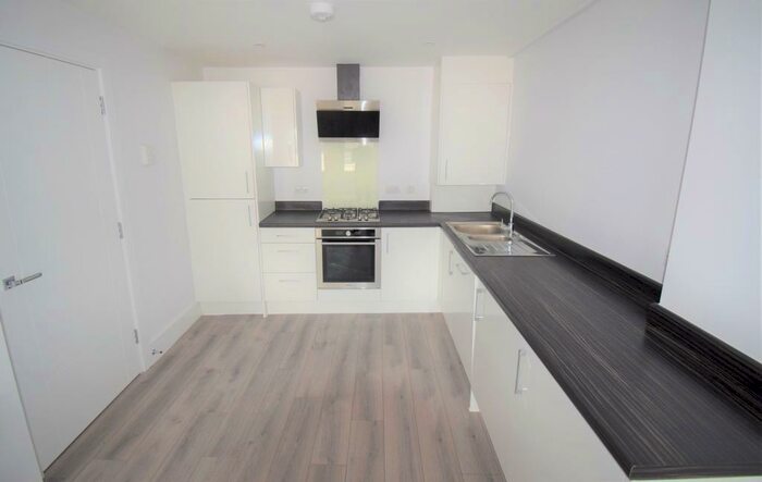 1 Bedroom Apartment To Rent In High Street, Slough, SL1