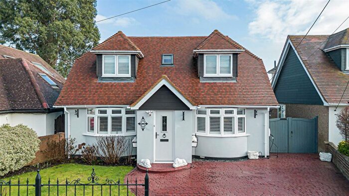 4 Bedroom Detached Bungalow For Sale In Breadcroft Road, Cox Green, Maidenhead, SL6