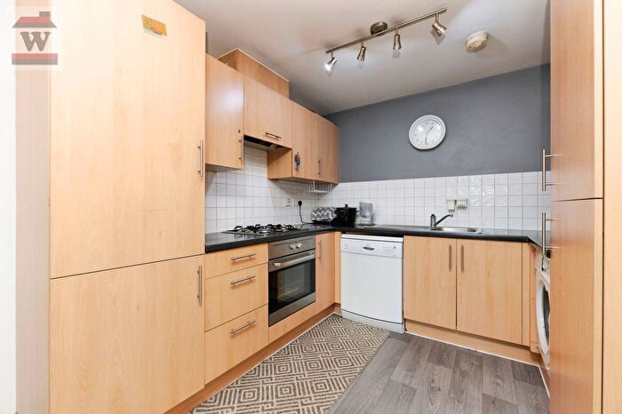2 Bedroom Flat To Rent In Academy Place, Isleworth, TW7