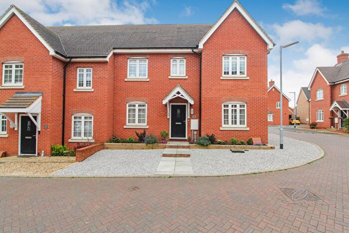 3 Bedroom Semi Detached House For Sale In Hastings Crescent, New Cardington, MK42