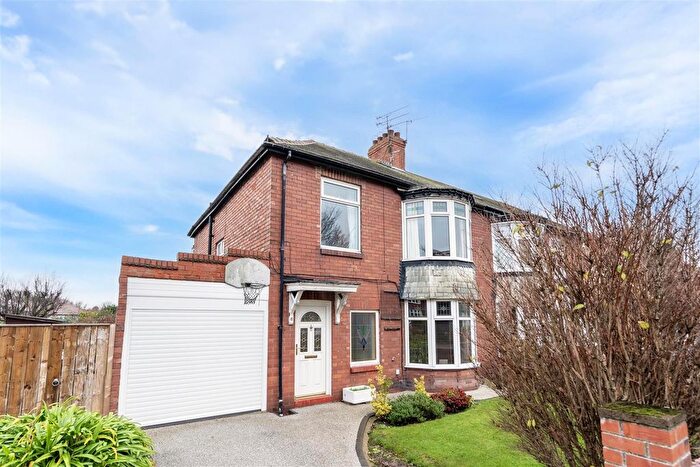 3 Bedroom Semi Detached House For Sale In Holystone Avenue, Whitley Bay, NE25