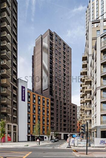 3 Bedroom Flat To Rent In Millstream Tower, Tottenham Hale, N17