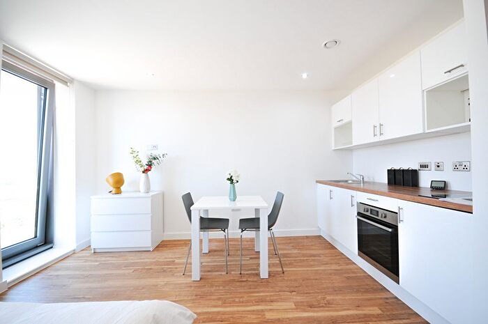 1 Bedroom Flat To Rent In Studio Apartment – Michigan Point, Media City, Salford Quays, M50