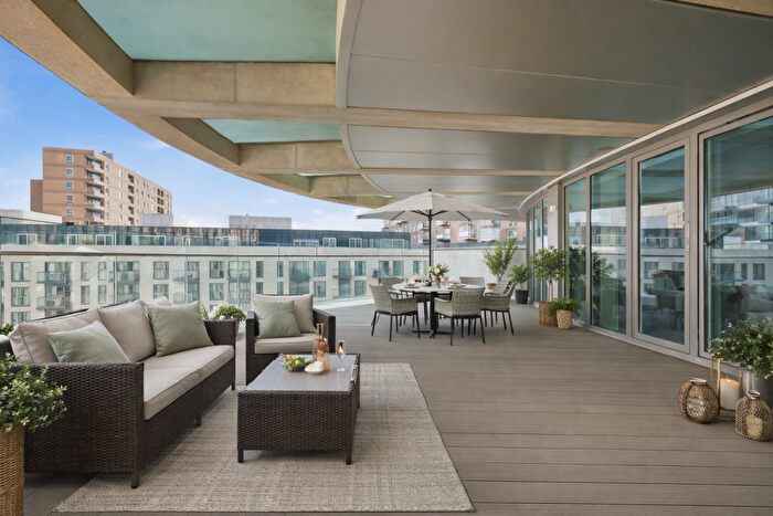 2 Bedroom Flat For Sale In Arena Tower, Canary Wharf, E14