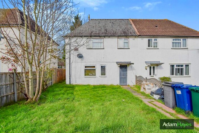 2 Bedroom Flat To Rent In Crossway, North Finchley, N12