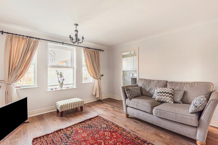 2 Bedroom Apartment To Rent In Sunningdale, Berkshire, SL5