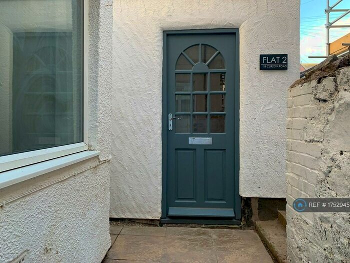 2 Bedroom Maisonette To Rent In Curzon Road, Llandudno, LL30