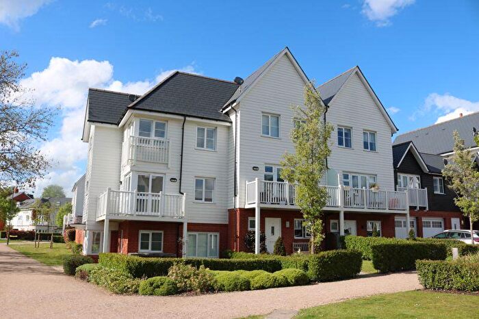 5 Bedroom Town House For Sale In Venics Way, High Wycombe - Immaculate Throughout - No Onward Chain, HP11