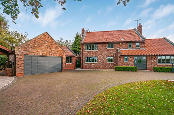 4 Bedroom Detached House For Sale In Parkfield, Bridge Road, Airmyn, Goole, DN14