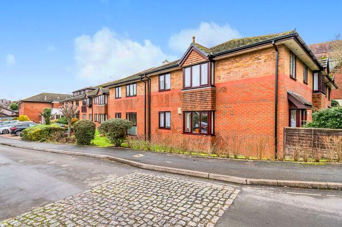 2 Bedroom Flat For Sale In Chestnut Lodge, Southampton, SO16