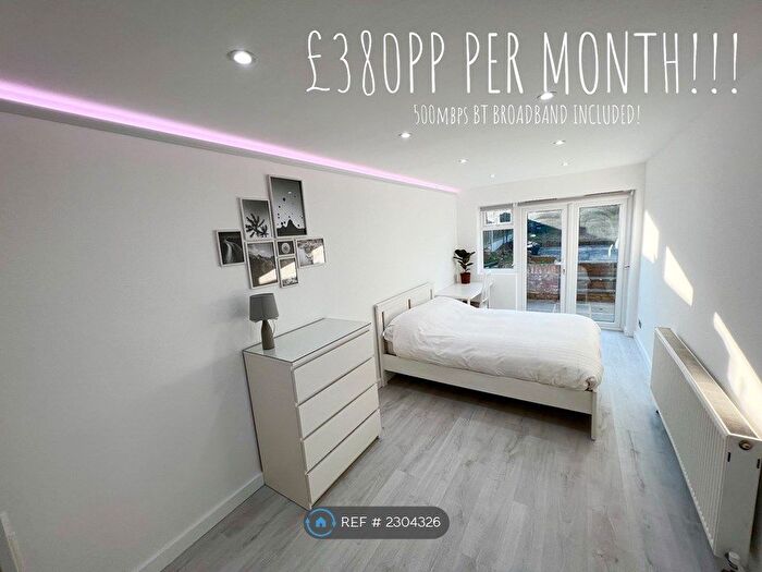 6 Bedroom Semi-Detached House To Rent In Priest Avenue, Canterbury, CT2