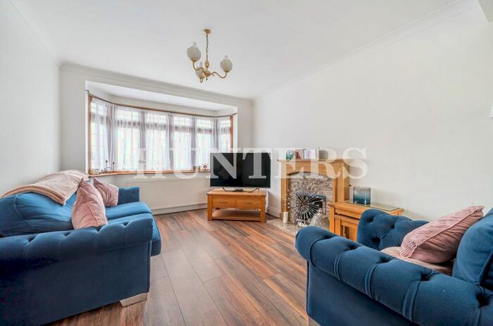 4 Bedroom Detached House To Rent In Sunnycroft Gardens, Cranham, Upminster, RM14
