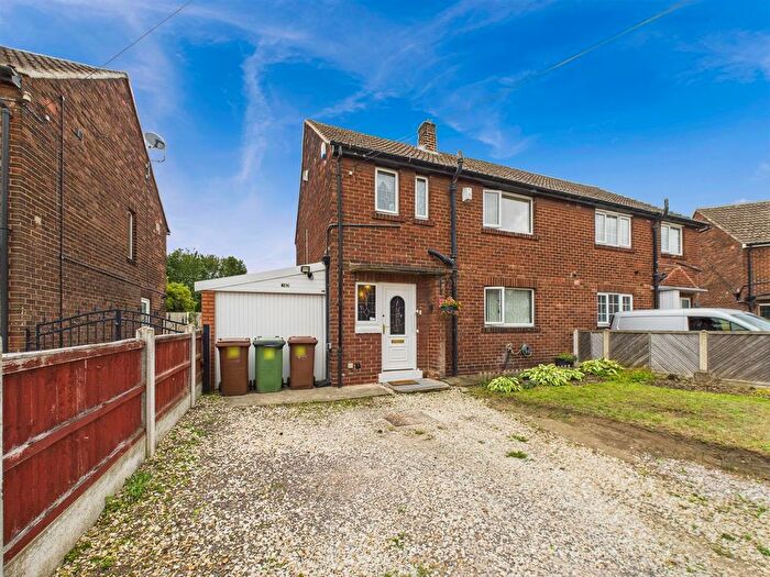 3 Bedroom Semi-Detached House For Sale In Springfields, Knottingley, WF11