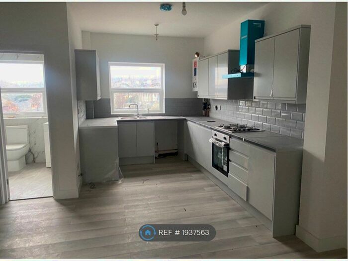 1 Bedroom Flat To Rent In Canterbury Street, Gillingham, ME7