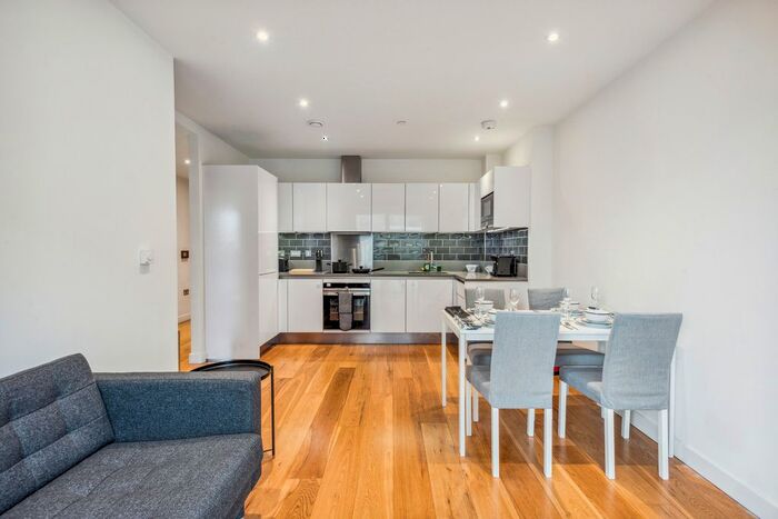 2 Bedroom Flat To Rent In East Parkside, Greenwich, SE10