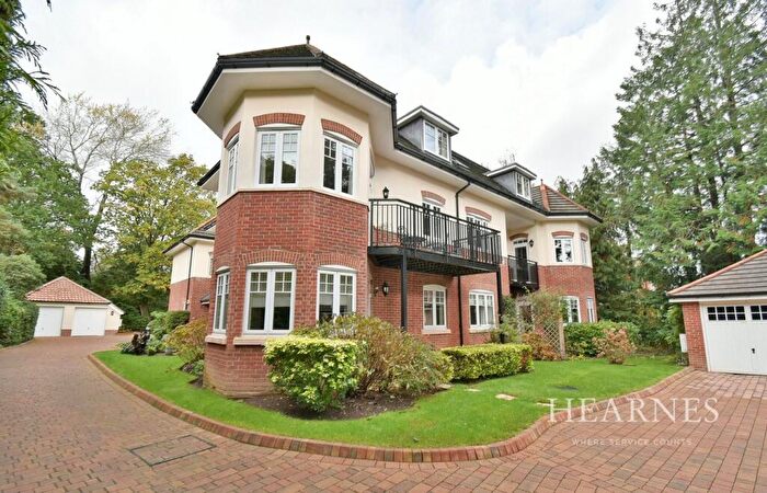 3 Bedroom Apartment For Sale In Golf Links Road, Ferndown, BH22