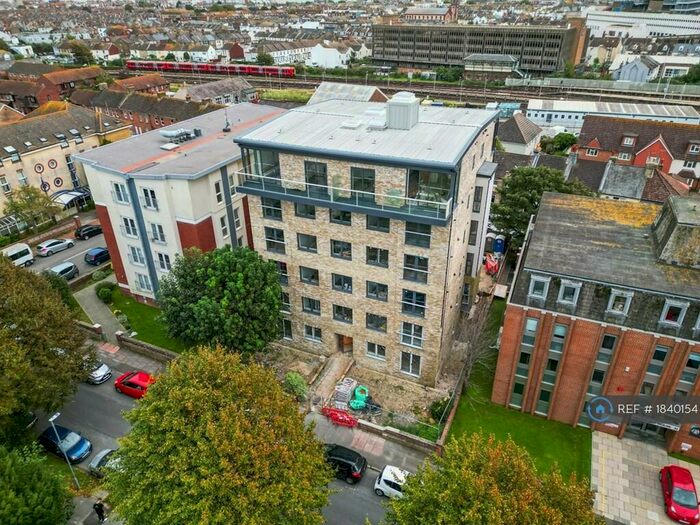 2 Bedroom Flat To Rent In Towermead, Eastbourne, BN21