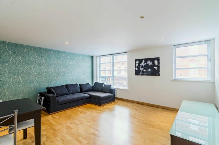 2 Bedroom Flat To Rent In Leyden Street, London, E1