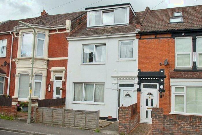 5 Bedroom Terraced House To Rent In Parham Road, Gosport, Hampshire, PO12