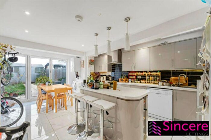 5 Bedroom Terraced House To Rent In Buxton Road, Walthamstow, E17