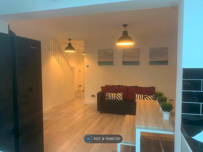 5 Bedroom Terraced House To Rent In St. Mary's Road, London, E10