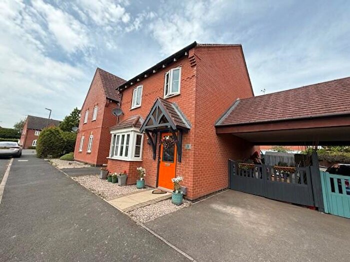 3 Bedroom Detached House To Rent In Moray Close, Church Gresley, DE11