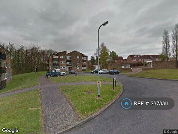 2 Bedroom Flat To Rent In Elmcroft Court, Hemel Hempstead, HP3