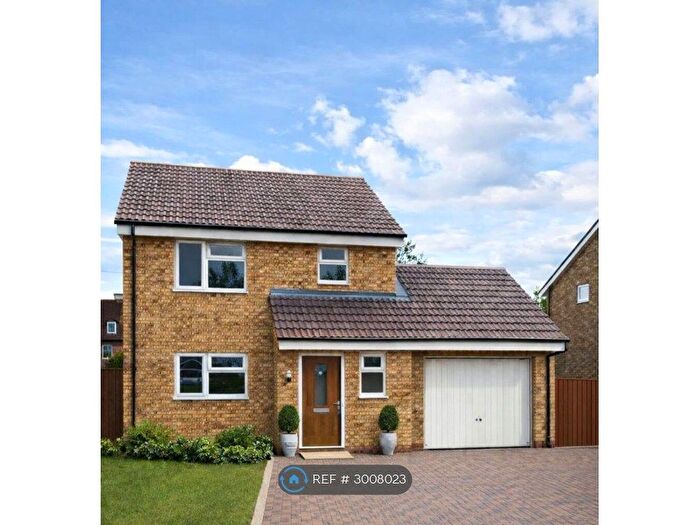 3 Bedroom Detached House To Rent In Quarry Way, Horsham, RH13