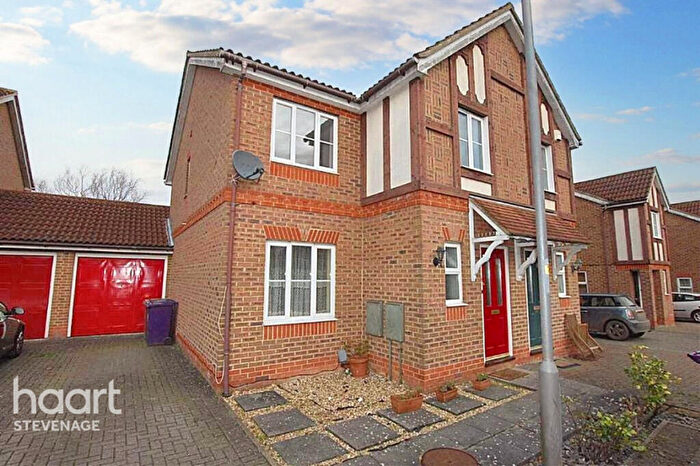 3 Bedroom Semi-Detached House For Sale In Serpentine Close, Stevenage, SG1