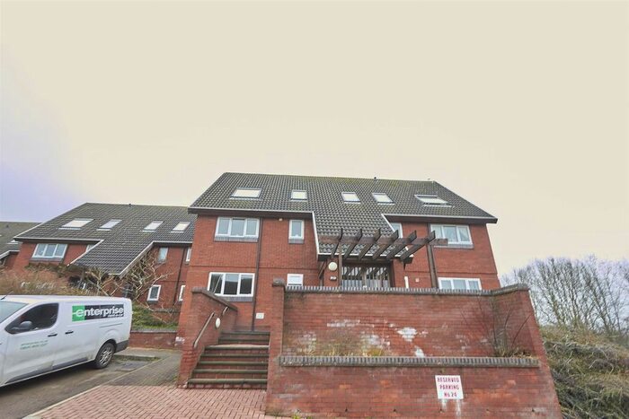 1 Bedroom Flat To Rent In Clifton Court, Hinckley, Leicestershire, LE10