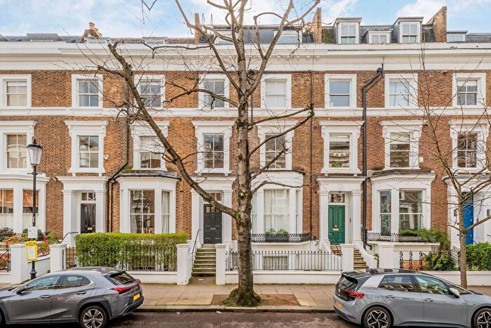 1 Bedroom Flat For Sale In Lower Addison Gardens, Holland Park, W14