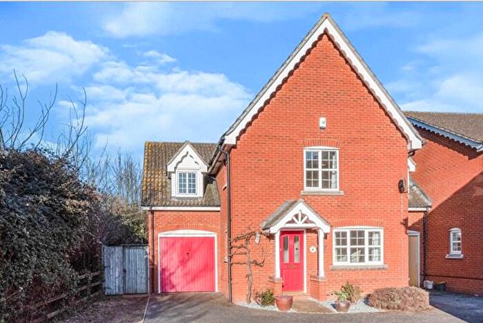 4 Bedroom Link Detached House For Sale In Blackbird Way, Stowmarket, IP14