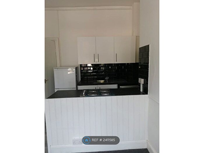 Studio To Rent In Colwyn Road, Northampton, NN1