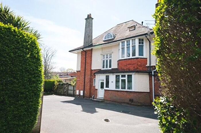 2 Bedroom Apartment To Rent In Beechey Road, Bournemouth, BH8