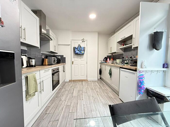 5 Bedroom Terraced House To Rent In Adamsdown Square, Adamsdown, CF24