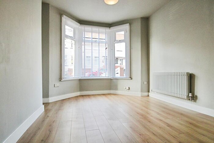 3 Bedroom House To Rent In Andrew Road, Penarth, CF64